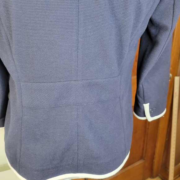 Womans Talbots Navy White Accents Crop 2 button Jacket Size Small Small spot - Picture 9 of 12
